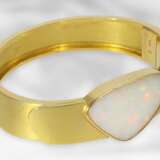 Armreif: handgearbeiteter vintage Designer-Armreif in 18K Gold mit schönem Opal und Brillant - фото 2