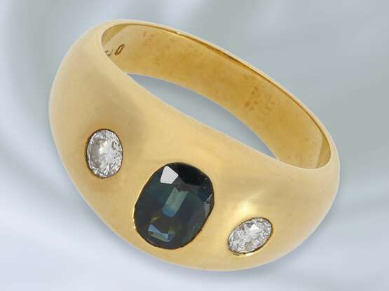 Ring: klassischer vintage Bandring mit Farbstein-/Brillantbesatz, 18K Gold - Foto 1