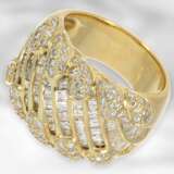 Ring: exklusiver, ehemals sehr teurer Diamant/Brillant-Goldschmiedering, vermutlich Einzelanfertigung aus 18K Gelbgold, 2,21ct Brillanten in Spitzenqualität - photo 1