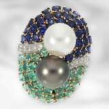 Ring: sehr dekorativer und hochwertiger Saphir/Smaragdring mit Brillanten und großen Zuchtperlen, insgesamt ca. 6,37ct, 14K Weißgold - фото 2