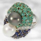 Ring: sehr dekorativer und hochwertiger Saphir/Smaragdring mit Brillanten und großen Zuchtperlen, insgesamt ca. 6,37ct, 14K Weißgold - фото 4
