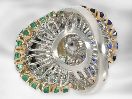 Ring: sehr dekorativer und hochwertiger Saphir/Smaragdring mit Brillanten und großen Zuchtperlen, insgesamt ca. 6,37ct, 14K Weißgold - Foto 5