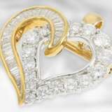Anhänger: hochwertiger dekorativer Herzanhänger mit Diamanten, auch als Brosche tragbar, insgesamt ca. 1,76ct, 18K Gold - photo 2