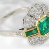 Ring: neuwertiger Smaragd-/Brillantring im Stil des Art déco, insgesamt ca. 2,4ct, 18K Gold - Foto 3