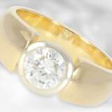 Ring: solider, moderner Brillant/Solitär-Goldschmiedering, sehr schöner Brillant von 1,01ct, Spitzenqualität, inclusive gemmologischem Befund - photo 2