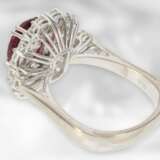 Ring: ehemals sehr teurer Goldschmiedering mit wertvollem rubinfarbenen Turmalin und feinsten Brillanten, ca. 3,75ct - фото 3