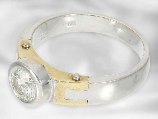 Ring: ausgefallen gefertigter Solitär/Brillant-Goldschmiedering, 1,02ct und von sehr hoher Qualität, Bicolor - Foto 2