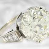 Ring: wertvoller Solitärring mit ungewöhnlich großem Altschliff-Diamanten von ca. 5,2ct, 14K Weißgold - photo 2