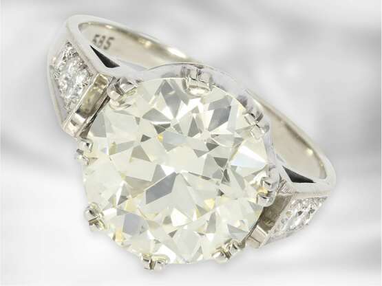 Ring: wertvoller Solitärring mit ungewöhnlich großem Altschliff-Diamanten von ca. 5,2ct, 14K Weißgold - photo 5