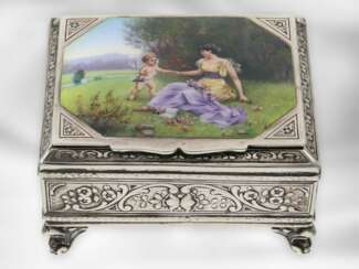 Dose: hochwertige Silberschatulle mit feinster Emaille-Lupenmalerei, vermutlich um 1900