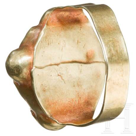 Goldener gotischer Ring mit Bernsteincabochon, deutsch, 13./14. Jahrhundertt. - photo 2