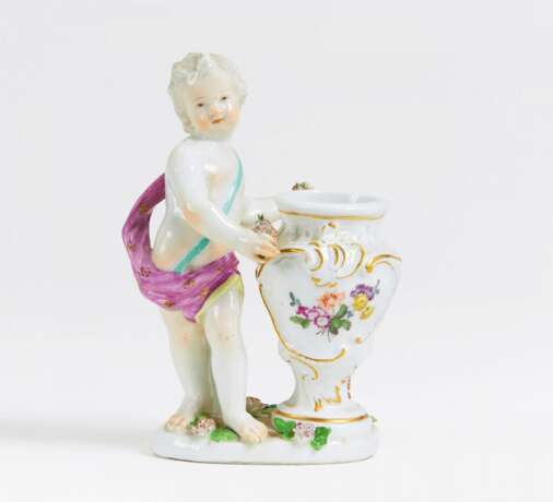 Meissen, Kleiner Putto mit Vase - photo 1