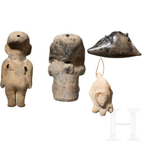 Zwei Tonpfeifen und zwei Pfeiffiguren, Mittel- und Südamerika, ca. 1000 – 1500 - Foto 2