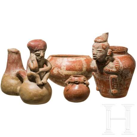 Gruppe von vier rotgrundigen Keramikgefäßen, Mittel- und Südamerika, ca. 1. – 14. Jahrhundert - Foto 2