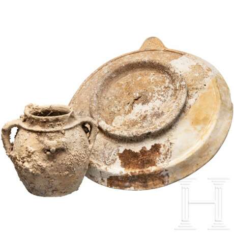 Römische Reibschale, 1. - 3. Jahrhundert, und frühneuzeitliches Vorratsgefäß - Foto 2