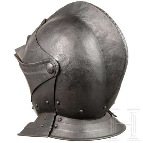 Geschlossener Helm, Historismus im Stil um 1570 - фото 3