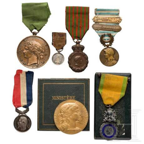 Fünf westeuropäische Auszeichnungen und zwei Medaillen - фото 2