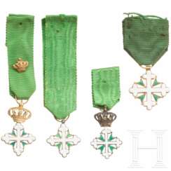 Italien - Orden der heiligen Mauritius und Lazarus - vier kleine Ordenskreuze, 20. Jahrhundert