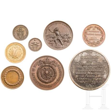 Acht Medaillen, Italien/Österreich, 19. Jahrhundert - Foto 2