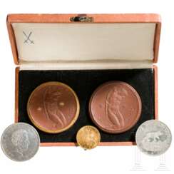 Porzellan Manufaktur Meissen - Medaillen im Etui, Gold- und Silbermünzen - Deutsches Kaiserreich, um 1900