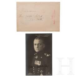 Manfred Freiherr von Richthofen - eigenhändig signierte Portraitpostkarte mit rs. "1.12.1917" datierten Grüßen sowie adressiertem Übersendungskuvert