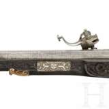 Luxus-Radschlossbüchse mit reich geschnitztem Schaft im Stil um 1680, Historismus unter Verwendung alter Teile - photo 3