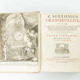 Prächtige Ausgabe der Kaiserbiographien Suetons, Anfang 18. Jahrhundert - Peter Burmann (Hrsg.), "C. Suetonii Tranquilli. De XII. Caesaribus", Amsterdam 1736. - фото 1