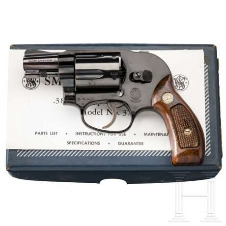 Smith & Wesson Modell 36, "The Bodyguard Airweight", im Karton - Foto 1