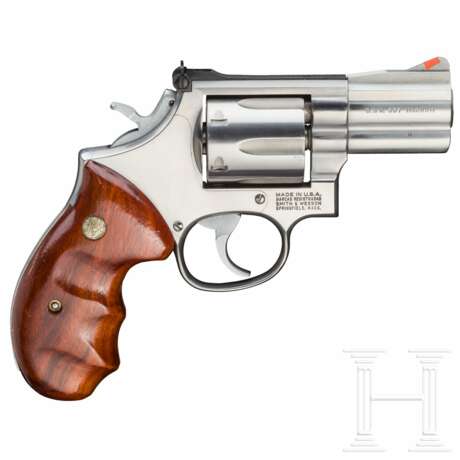 Smith & Wesson Modell 686, "The .357 Distinguished Combat Magnum Stainless", im Karton - фото 2