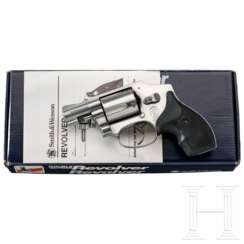 Smith & Wesson Modell 940-1, "9 mm Centennial Stainless", im Karton