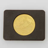 Kleines Konvolut Münzen und Medaillen mit GOLD und SILBER - dabei 1 x Kanada - 100 Dollars 1980, Eskimo im Kanu, ss., 1/2 Unze Gold fein, - photo 2