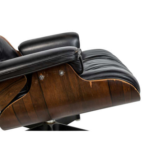 RAY & CHARLES EAMES, "Lounge Chair mit Ottomane" - Foto 3
