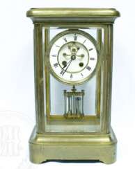 Mantel clock with mercury pendulum