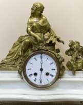 Часы каминные, белый мрамор