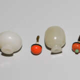 4 Jade Snuff Bottles - photo 8