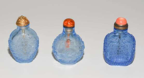 3 Glas Snuff Bottles - фото 2