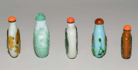 5 Überfangglas Snuff Bottles - photo 3