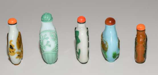 5 Überfangglas Snuff Bottles - photo 5