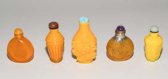 5 Glas Snuff Bottles - photo 2