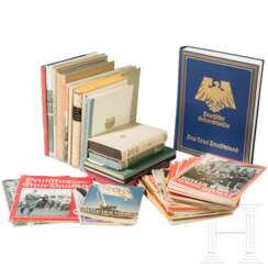 Große Gruppe Fotobücher und Bücher der NS-Zeitgeschichte