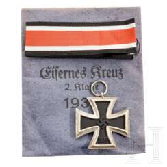 Eisernes Kreuz 2. Klasse in Verleihungstütchen, Deschler & Sohn