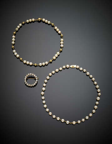 Lotto composto da due collane in oro giallo e perle - Foto 1