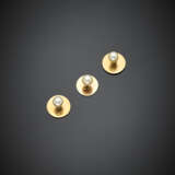 Tre bottoni da sparato in oro giallo 333/1000 e perle - фото 2