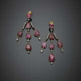 Orecchini pendenti in oro giallo e argento con spinelli rosa per complessivi ct. 50 circa e diamanti a mezza rosetta per complessivi ct. 1 circa - photo 1