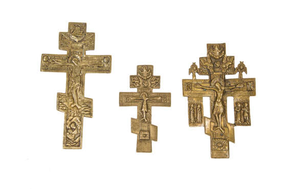 Drei Bronzekruzifixe - Foto 1