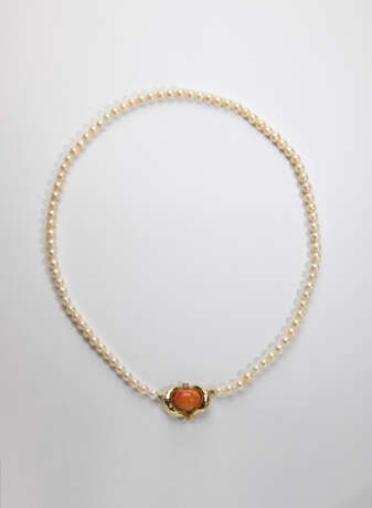 Perlenkette mit goldener Schließe - photo 1