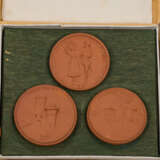 Konvolut mit Böttger-Steinzeugmünzen als Serien unter anderem der Städte - Foto 5