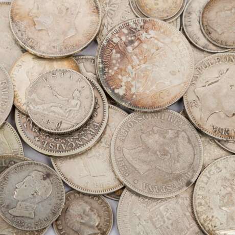 Hist. Münzen der Welt, mehrheitlich aus Silber - - photo 2