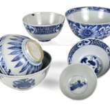 Sechs Porzellanschalen mit blau-weißem Dekor - Foto 1