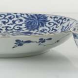 Unterglasurblaue Schale und Kumme aus Porzellan mit Blütendekor - photo 2